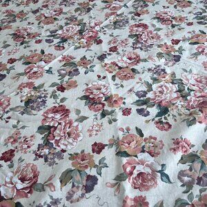 Vintage Floral Print Tablecloth 68” Round Peony‎ Rose Cottagecore Grannycore